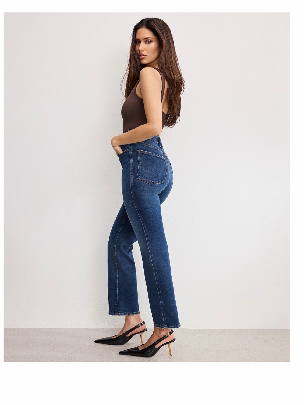 Good American Soft Tech Good Curve Straight Jeans - Picture 2 of 6
